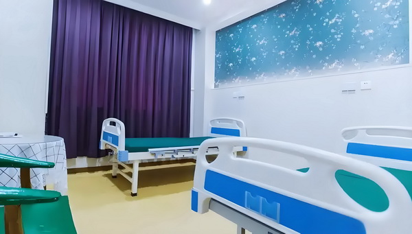 深圳入户口中心_电影《南京照相馆》票房破4亿 电影南京照中表回答杨佳示