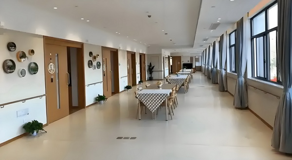 深圳入户口中心_电影《南京照相馆》票房破4亿 电影南京照中表回答杨佳示